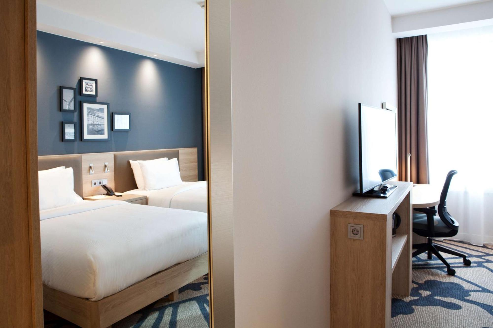 Hampton By Hilton Munich City Center East Bagian luar foto